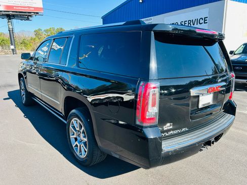 Used 2015 GMC Yukon XL Denali w/ Premium Package image 3