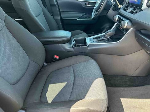 Used 2025 Toyota RAV4 XLE FWD image 22