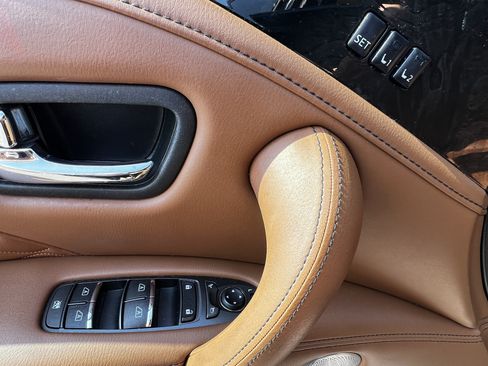 Used 2024 INFINITI QX80 Sensory AWD/4WD image 14