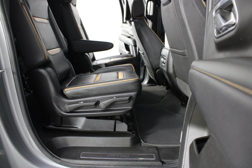 Used 2023 GMC Yukon XL AT4 w/ AT4 Premium Package AWD/4WD image 26