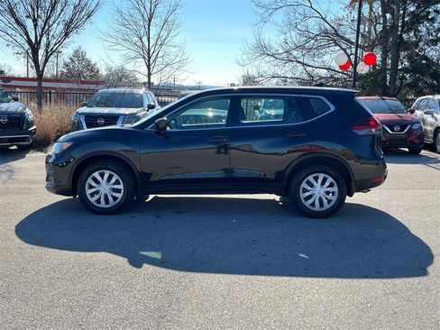 Used 2018 Nissan Rogue S image 9