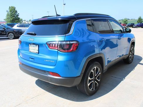 Certified 2023 Jeep Compass Limited w/ Sun and Sound Group AWD/4WD image 7