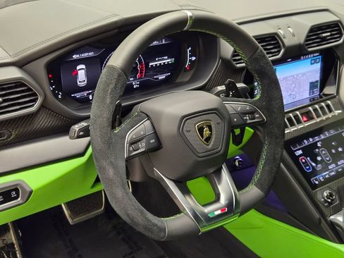 Used 2022 Lamborghini Urus AWD/4WD image 34