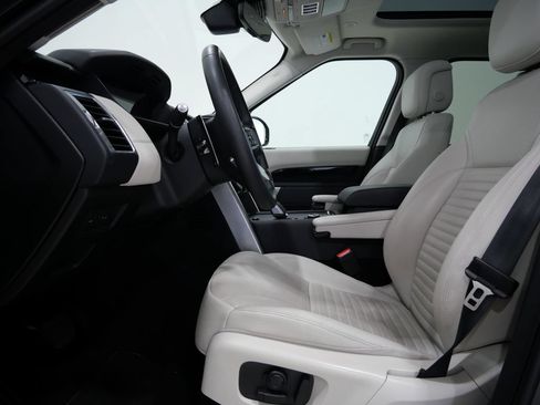Used 2025 Land Rover Discovery S AWD/4WD image 13