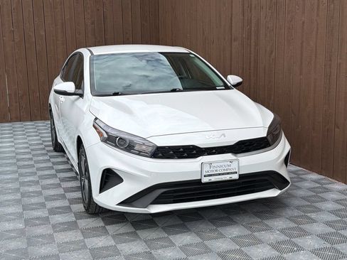 Used 2024 Kia Forte LXS w/ LXS Technology Package FWD image 9