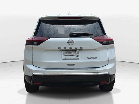 Used 2024 Nissan Rogue Platinum w/ Platinum Premium Package FWD image 7