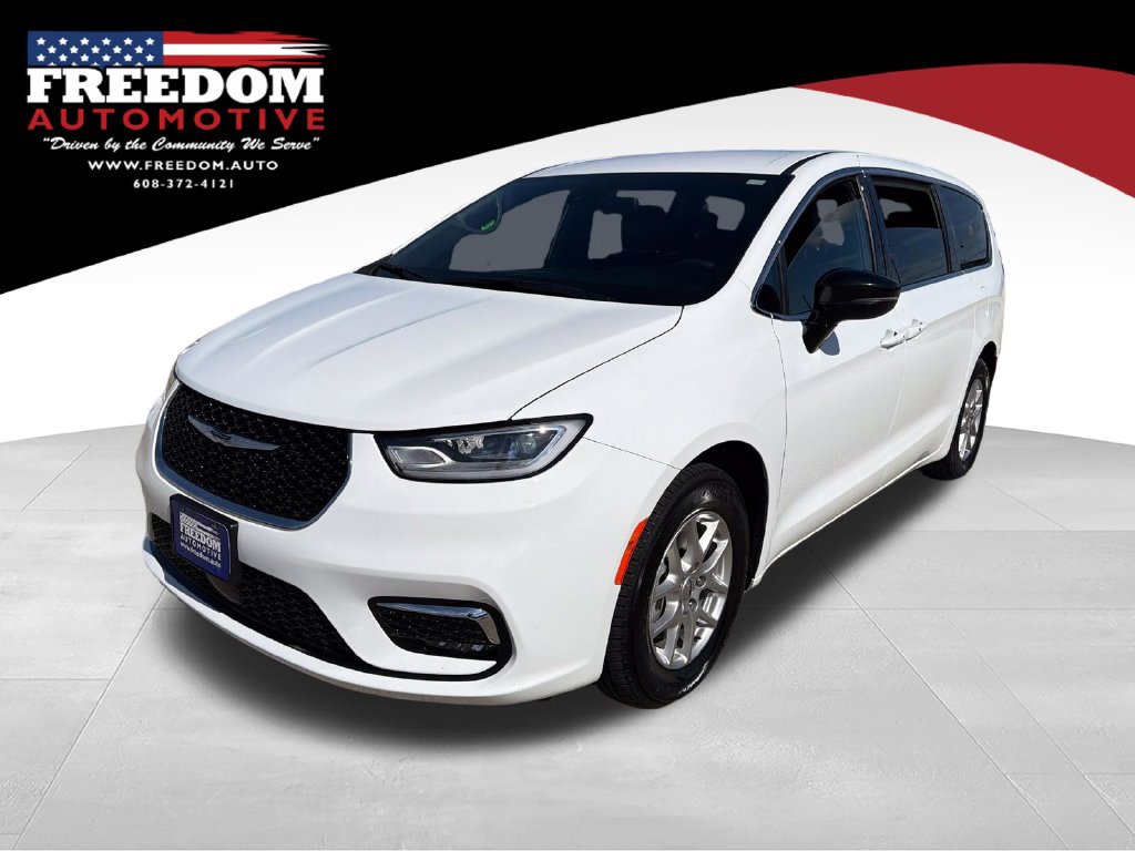 Used 2025 Chrysler Pacifica Select FWD 360° Tour