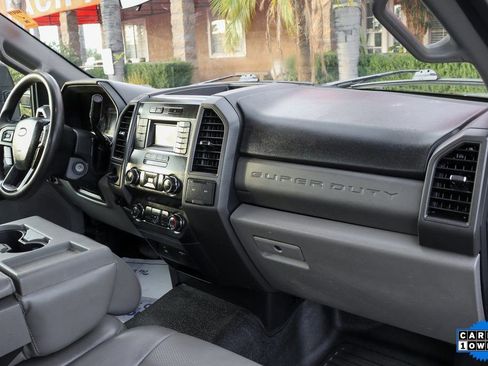 Used 2019 Ford F550 2WD Regular Cab Super Duty image 27