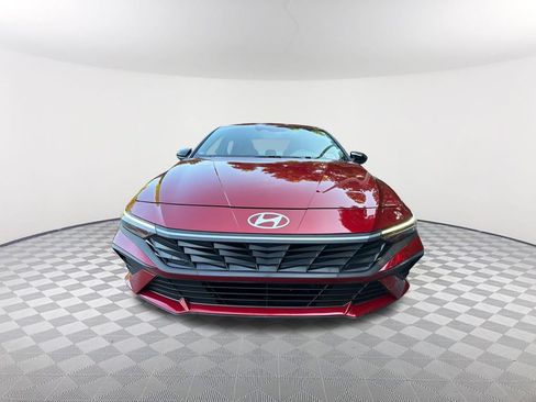 Used 2025 Hyundai Elantra Sport FWD image 2