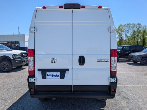 Used 2024 RAM ProMaster 2500 w/ Convenience Group image 4