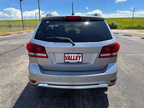Used 2018 Dodge Journey Crossroad w/ Nav & Sun Group FWD image 9