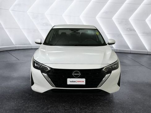 Used 2024 Nissan Sentra S image 2