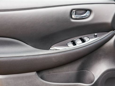 Used 2022 Nissan Leaf SV image 20