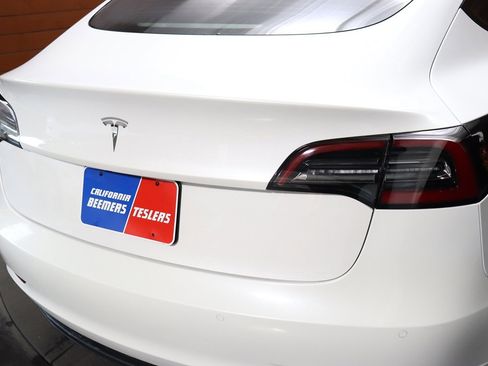 Used 2023 Tesla Model 3 Standard Range image 49