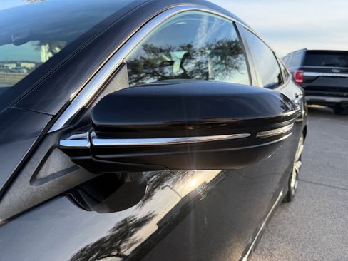 Used 2019 Honda Civic Touring image 9