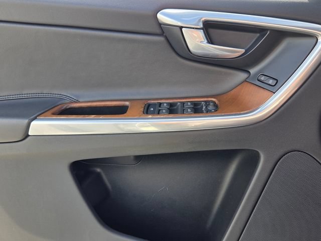 Used 2015 Volvo XC60 T5 Platinum w/ Inscription Package FWD image 33