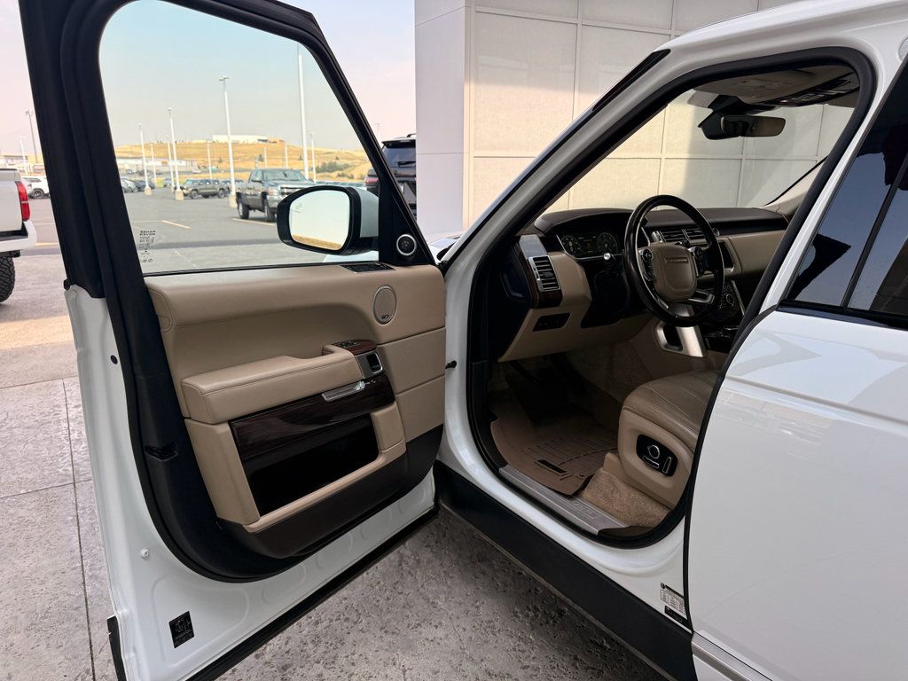 Used 2017 Land Rover Range Rover HSE AWD/4WD image 12