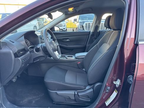 Used 2025 Nissan Sentra SV FWD image 15