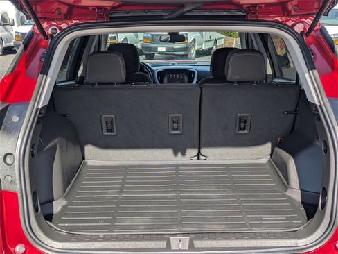 Used 2023 GMC Terrain SLE w/ Driver Convenience Package image 32