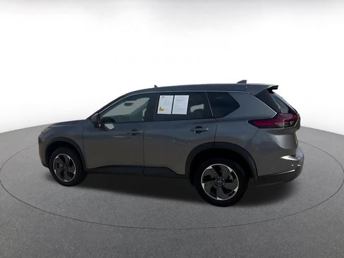 Used 2026 Nissan Rogue SV FWD image 11