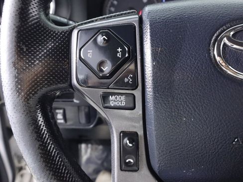 Used 2016 Toyota Tacoma SR AWD/4WD image 12