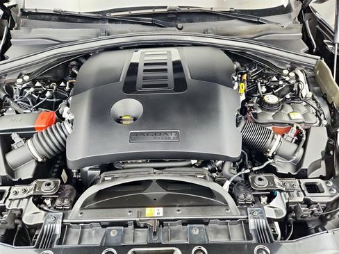 Certified 2021 Jaguar F-PACE R-Dynamic S AWD/4WD image 20