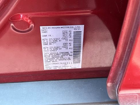 Used 2015 Nissan Rogue SV w/ SV Moonroof Package image 28