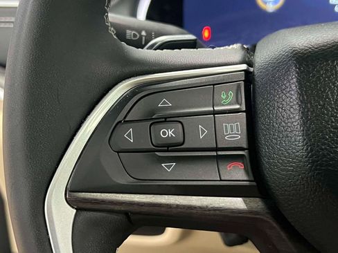 Used 2023 Jeep Grand Cherokee Limited w/ Luxury Tech Group II image 24