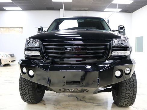 Used 2006 GMC Sierra 2500 SLT w/ Heavy-Duty Power Package image 8