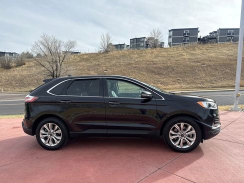 Certified 2024 Ford Edge Titanium image 9