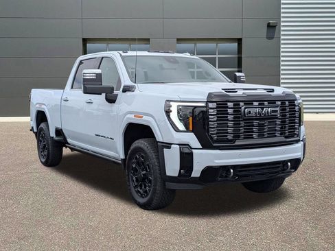 New 2026 GMC Sierra 3500 Denali Ultimate w/ LPO, Black Badging Package AWD/4WD image 3