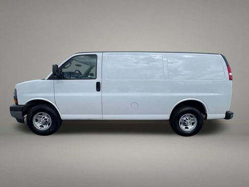 Used 2021 Chevrolet Express 2500 w/ Driver Convenience Package RWD image 2