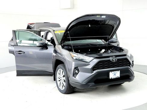 Used 2023 Toyota RAV4 XLE Premium AWD/4WD image 9