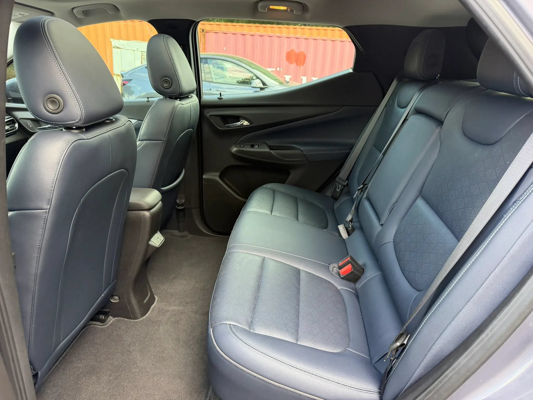 Used 2022 Chevrolet Bolt EUV Premier w/ Sun & Sound Package FWD image 16