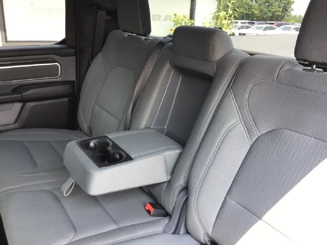 Used 2022 RAM 1500 Big Horn AWD/4WD image 40