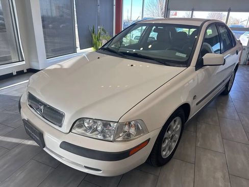 Used 2001 Volvo S40 FWD image 2