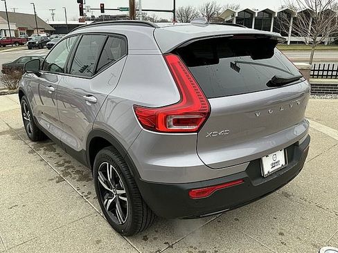New 2026 Volvo XC40 B5 Core w/ Climate Package image 9