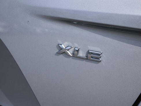 Used 2022 Toyota Prius Prime XLE image 11