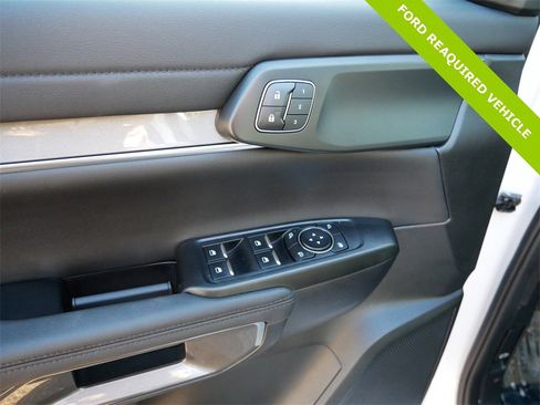 Used 2025 Ford Ranger Lariat w/ FX4 Off-Road Package image 16