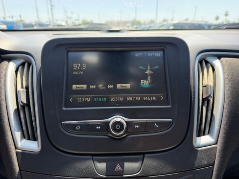 Used 2017 Chevrolet Malibu LS FWD image 28
