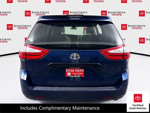 Certified 2019 Toyota Sienna L image 8