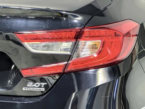 Used 2020 Honda Accord Touring image 12