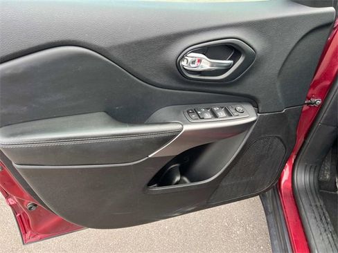 Used 2021 Jeep Cherokee Latitude Lux image 12