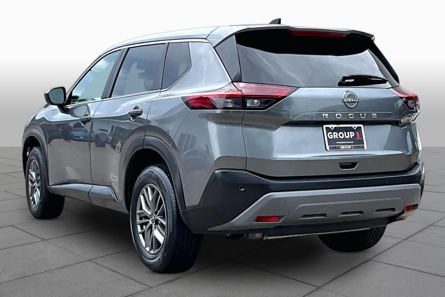 Used 2023 Nissan Rogue S FWD image 12