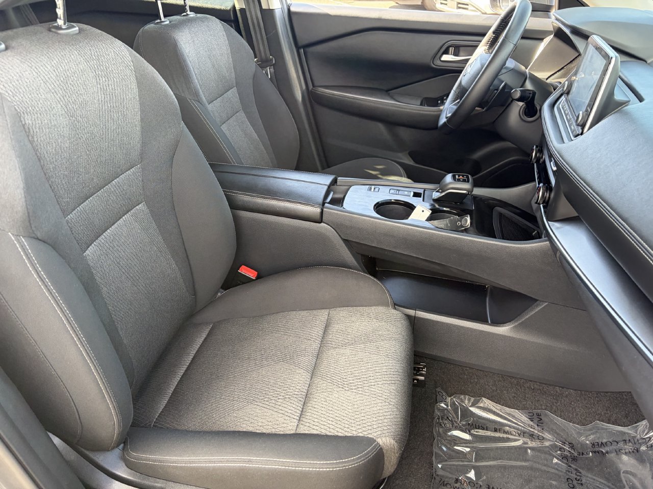 Certified 2025 Nissan Rogue SV FWD image 11