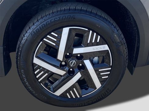 New 2026 Nissan Kicks SV image 7