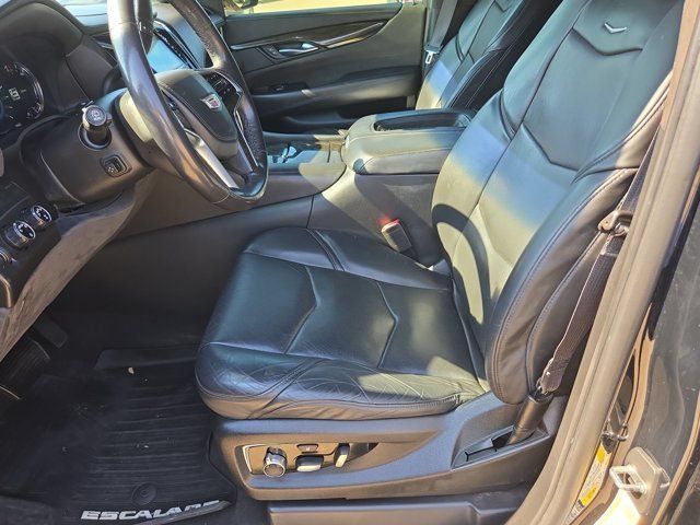 Used 2020 Cadillac Escalade ESV Platinum AWD/4WD image 17