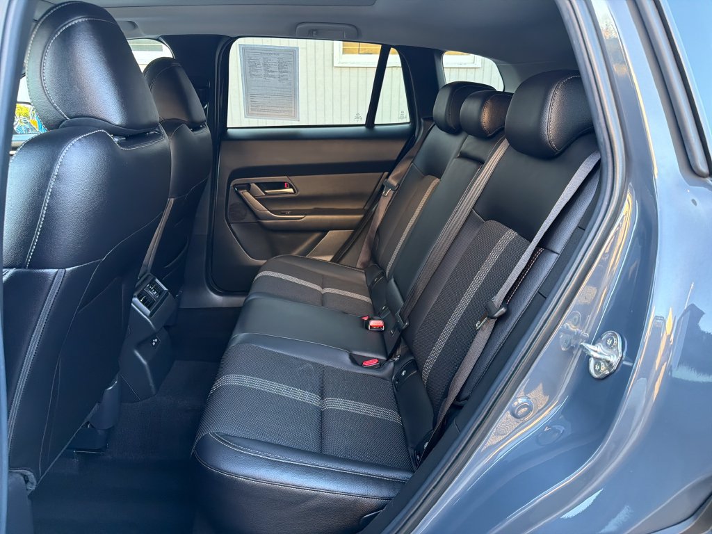 Used 2025 MAZDA CX-50 AWD 2.5 S w/ Premium Package image 11