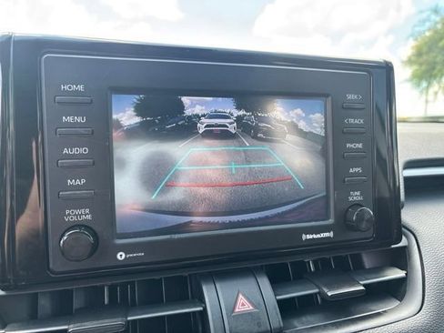 Used 2021 Toyota RAV4 XLE AWD/4WD image 32