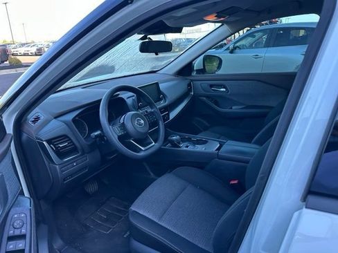 Used 2021 Nissan Rogue SV FWD image 8